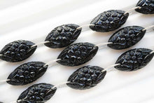 Load image into Gallery viewer, ブラックオニキス ダブルホール カービング