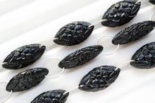 Load image into Gallery viewer, ブラックオニキス ダブルホール カービング