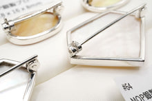 Load image into Gallery viewer, (#60-64)MOP 銀製 ブローチ 生地 フラワーカービング