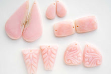 Load image into Gallery viewer, (No.37-48)宝石質 ピンクオパール ペアルース 上部前後穴/2つ穴 カボション カービング