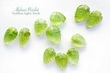 画像をギャラリービューアに読み込む, (#26-#59)アフガニスタン産 ペリドット ペアルース 3pcs 4pc 穴あき