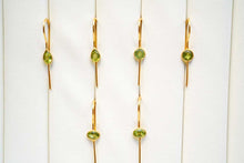 Load image into Gallery viewer, (No.1-3)宝石質 ジェムストーン ペリドット ヴェルメイユ 銀製+K18GP ピアス