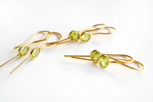 Load image into Gallery viewer, (No.1-3)宝石質 ジェムストーン ペリドット ヴェルメイユ 銀製+K18GP ピアス