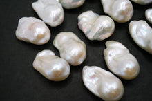 画像をギャラリービューアに読み込む, (ペア #9-19)高品質 淡水パール ホワイト オイスターバロック 穴無し ルース