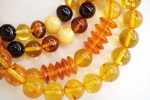 Load image into Gallery viewer, (1 row 19cm) Amber Baltic Amber 3 Colors Tumble Bracelet