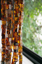 Load image into Gallery viewer, (1/4,半連,1連)バルチックアンバー キューブ 琥珀 アンバー