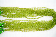Load image into Gallery viewer, (半連/1連)宝石質 ペリドット 貫通穴 41cm ファセット ドロップ