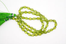 Load image into Gallery viewer, (半連/1連)宝石質 ペリドット 貫通穴 41cm ファセット ドロップ