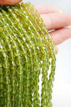 Load image into Gallery viewer, (半連/1連)宝石質 ペリドット 貫通穴 41cm ファセット ドロップ