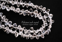 Load image into Gallery viewer, (半連/1連)上質 パキスタン産 ロック・クリスタル 37cm ダブルポイント