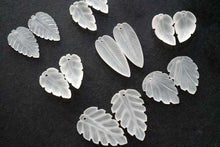 Load image into Gallery viewer, (#48-62)宝石質 ロック・クリスタル 葉っぱ リーフカービング フロスト 前後穴