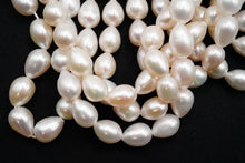 Load image into Gallery viewer, 淡水パール 白 貫通穴 38cm 無核 ドロップ