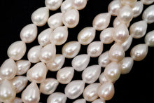Load image into Gallery viewer, 淡水パール 白 貫通穴 38cm 無核 ドロップ