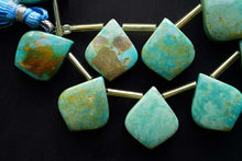 Load image into Gallery viewer, (2/10pcs)アリゾナ産 ターコイズ リーフシェイプ