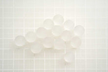 Load image into Gallery viewer, (2粒セット)フロストクリスタル 片穴あき ルース 丸玉