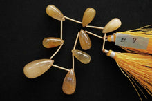 Load image into Gallery viewer, (1 row 18 cm 32 grains) High quality large malachite smooth rondel 7-10.5 x 5.8 mm