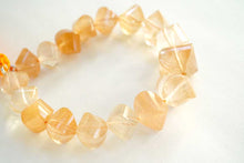 Load image into Gallery viewer, (1 row 18 cm 32 grains) High quality large malachite smooth rondel 7-10.5 x 5.8 mm