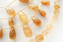 Load image into Gallery viewer, (1 row 18 cm 32 grains) High quality large malachite smooth rondel 7-10.5 x 5.8 mm