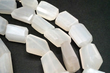 画像をギャラリービューアに読み込む, ホワイトムーンストーン 18cm ファセット タンブルカット