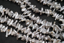 Load image into Gallery viewer, (54-65 grains per row) Iseshima Akoya Pearl Baby Pearl Baroque White Pink