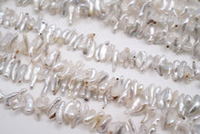 Load image into Gallery viewer, (54-65 grains per row) Iseshima Akoya Pearl Baby Pearl Baroque White Pink