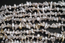 Load image into Gallery viewer, (54-65 grains per row) Iseshima Akoya Pearl Baby Pearl Baroque White Pink