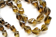 Load image into Gallery viewer, (半連/1連)オリーブクォーツ ツイステッド ドロップ 貫通穴