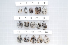 画像をギャラリービューアに読み込む, 8/29(No.1-20/粒売り)【模様はっきり】デンドライトアゲート カボション 上部穴あき