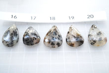 画像をギャラリービューアに読み込む, 8/29(No.1-20/粒売り)【模様はっきり】デンドライトアゲート カボション 上部穴あき