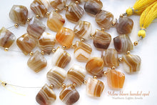 Load image into Gallery viewer, (10pc)上質 イエローブラウン バンデッドオパール リーフシェイプ