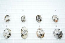 画像をギャラリービューアに読み込む, 8/25(粒売り)【模様はっきり】(オーバル)デンドライトアゲート カボション 上部穴あき
