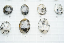 画像をギャラリービューアに読み込む, 8/25(粒売り)【模様はっきり】(オーバル)デンドライトアゲート カボション 上部穴あき