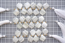 Load image into Gallery viewer, (1 row 18 cm 32 grains) High quality large malachite smooth rondel 7-10.5 x 5.8 mm