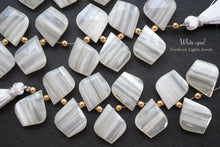 Load image into Gallery viewer, (1 row 18 cm 32 grains) High quality large malachite smooth rondel 7-10.5 x 5.8 mm