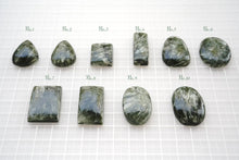 Load image into Gallery viewer, (16-17 grains) Pietersite slice cut