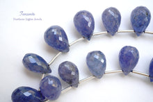Load image into Gallery viewer, (1 row 18 cm 31 grains) small tanzanite teardrop cut beads