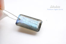 画像をギャラリービューアに読み込む, (A-D)宝石質 ラブラドライト 穴あきルース