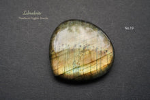 画像をギャラリービューアに読み込む, (No.10-19)宝石質 ゴールド ラブラドライト カボション