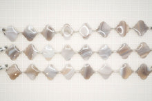 画像をギャラリービューアに読み込む, 高品質　グレーバンデッドアゲート　ダブルホール　アラベスク

