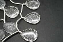 画像をギャラリービューアに読み込む, （2/10pc）宝石質　クリスタル　フラワーカービング　ペアシェイプ
