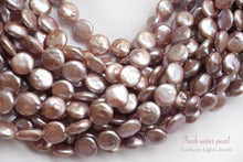Load image into Gallery viewer, (1 row 35 cm, 25 pieces) Freshwater pearl puff coin natural color mauve pink ~ purple
