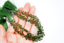Load image into Gallery viewer, (1 row 38 cm 190 grains) Green Apatite Heishi Beads 3.5-4.5 mm

