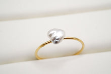 Load image into Gallery viewer, (1/4, half-strand, 1-strand) Akoya pearls from Ise-Shima, horn, poppy, untoned, natural gray
