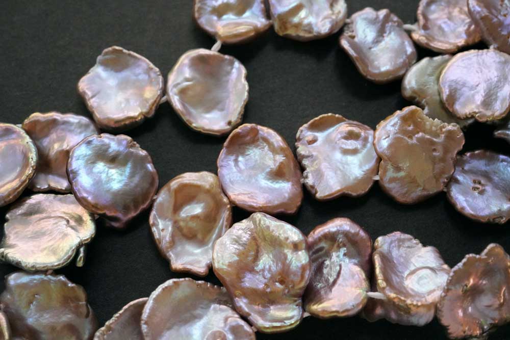 (1 row 35 cm, 25 pieces) Freshwater pearl puff coin natural color mauve pink ~ purple