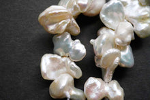 Load image into Gallery viewer, (1 row 41cm) Freshwater pearl center hole poppy baroque gray @ 32 yen
