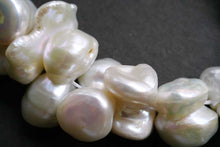 Load image into Gallery viewer, (1 row 41cm) Freshwater pearl center hole poppy baroque gray @ 32 yen
