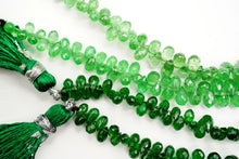 画像をギャラリービューアに読み込む, （ライト/ダーク）　宝石質　ツァボライト　19cm　ファセット　ドロップ　グリーンガーネット
