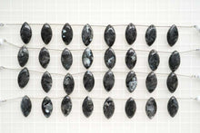 Load image into Gallery viewer, (1 row 36 cm 190 grains) Labradorite heishibeads 3.5-4.5mm
