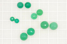 画像をギャラリービューアに読み込む, （5/7/8.5-10mm）マイクロカット　クリソプレーズ　カット入り丸玉
