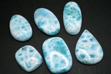 画像をギャラリービューアに読み込む, （#50-67）希少石　ラリマー　カボション　ルース　前後穴あき
